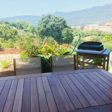 Une Chambre Avec Jardin Dans Avec Piscine Apartment *